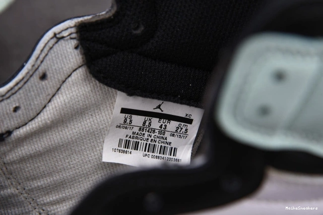 MaikeSneakers Retro High 861428-100 1 Igloo Jordan 0714